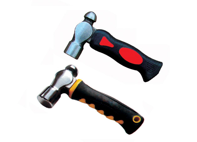 Ball pein hammer with short plastic coated handle
Size: 8OZ