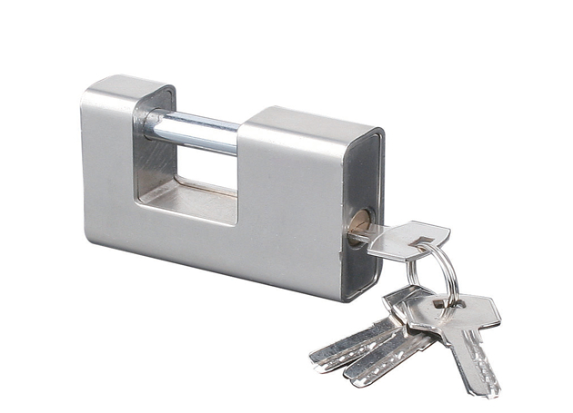 
	Armored rectangular padlock